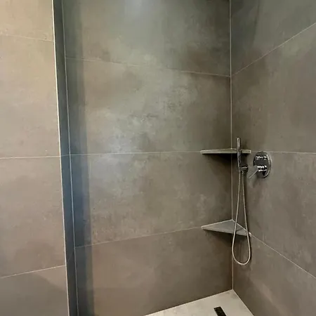 Lokas Cozy * Тирана