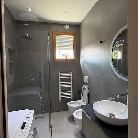 Lokas Cozy Тирана