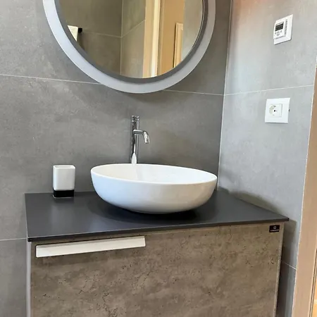 Lokas Cozy Тирана