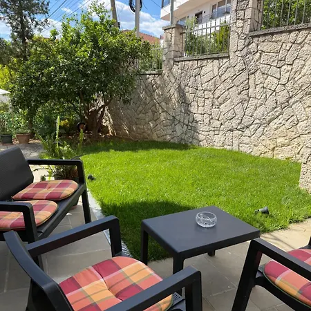 Lokas Cozy Тирана